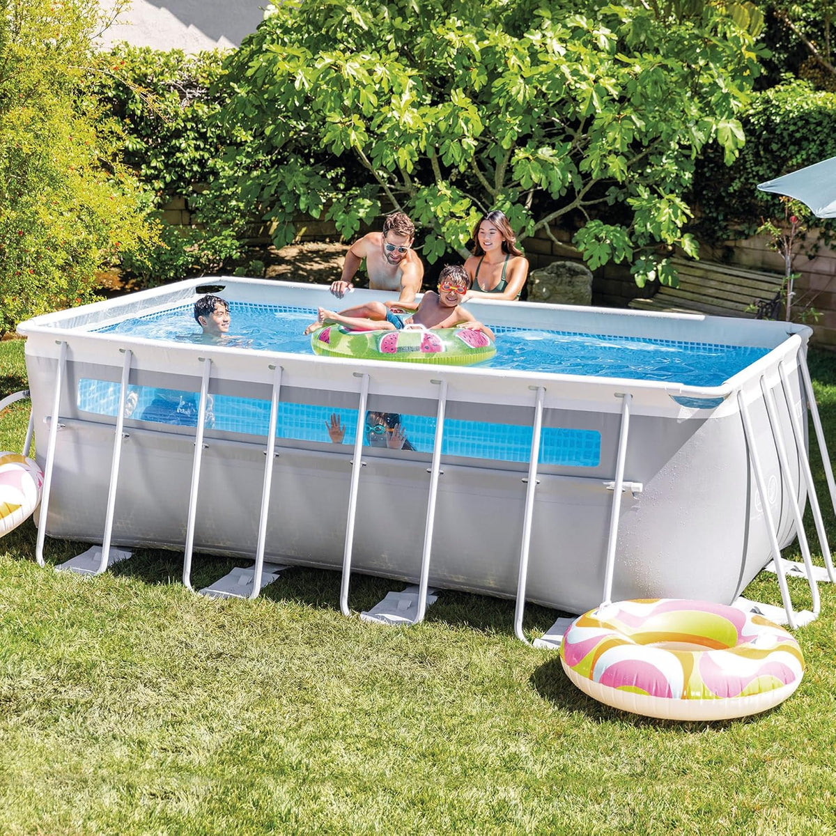 Intex Piscina Desmontable Rectangular Prism Frame. 400x200x122 cm. Material Triple Capa. Capacidad 8.418 L. Ventana panorámica. Tapiz. Cobertor.