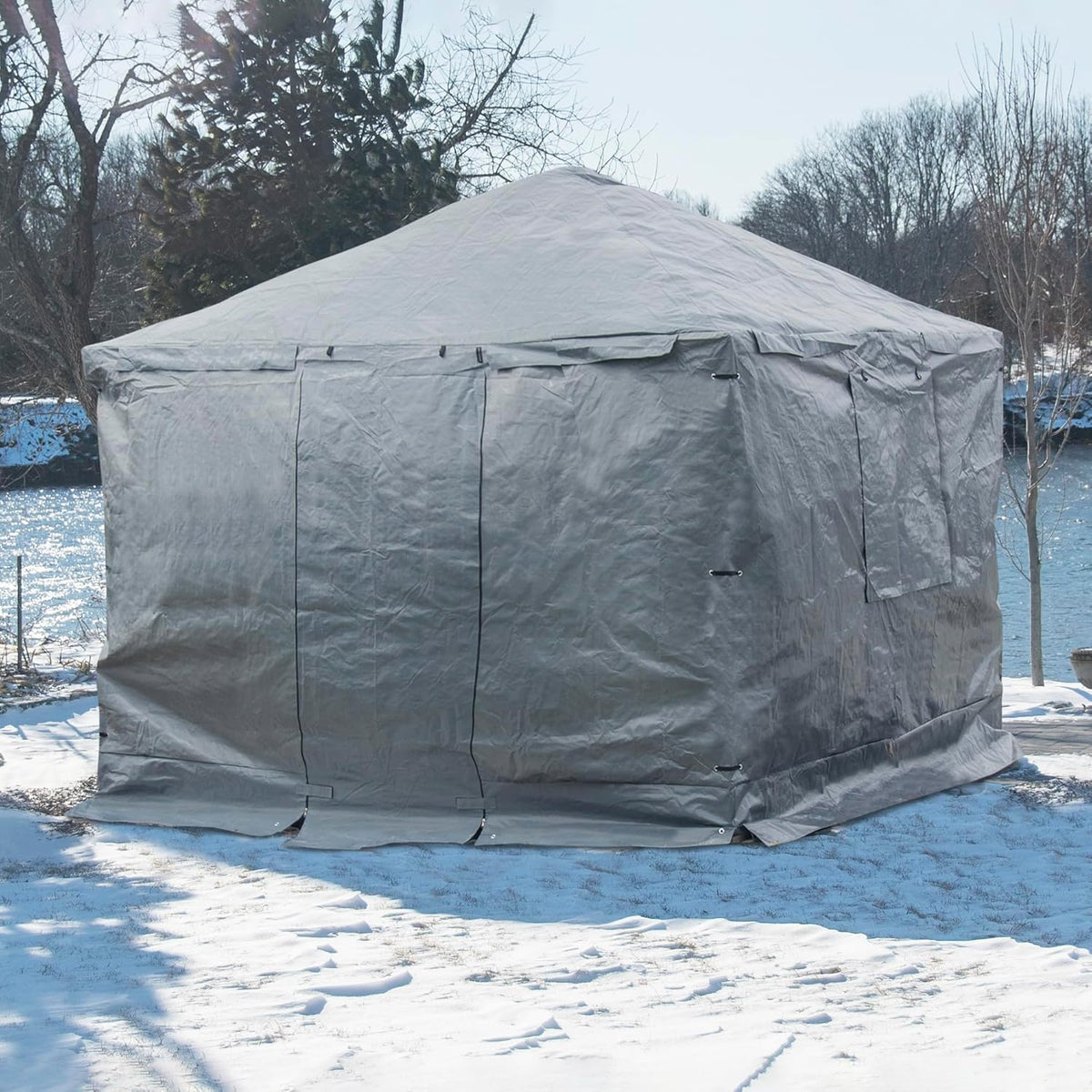 Universal winter tarpaulin. suitable for tall sunshades. used for storing barbecue grills and outdoor furniture. with fireproof and weather-resistant properties. measuring 10 feet by 12 feet. and in gray color.