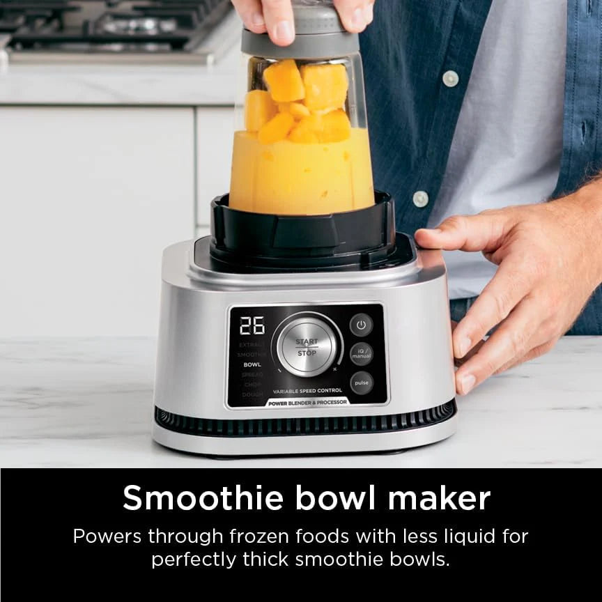 Blender and food processor combination set. Foodi powerful blender system. suitable for making smoothies. bowl foods. spreads and milkshakes. with 6 functions. 72-ounce water jug. portable cup. silver color. SS401 model.
