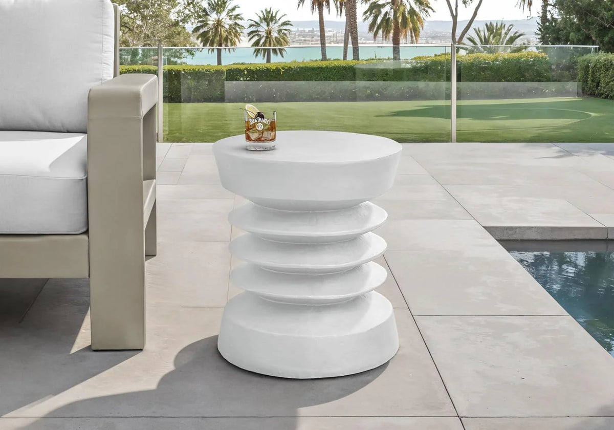 Special Product I 4153 Wall-mounted Coffee Table. 25 inches high. suitable for indoor or outdoor environments. It can be used as a side table. end table. bedside table. living room table. bedroom table. bedside cabinet or round table. The color is wh