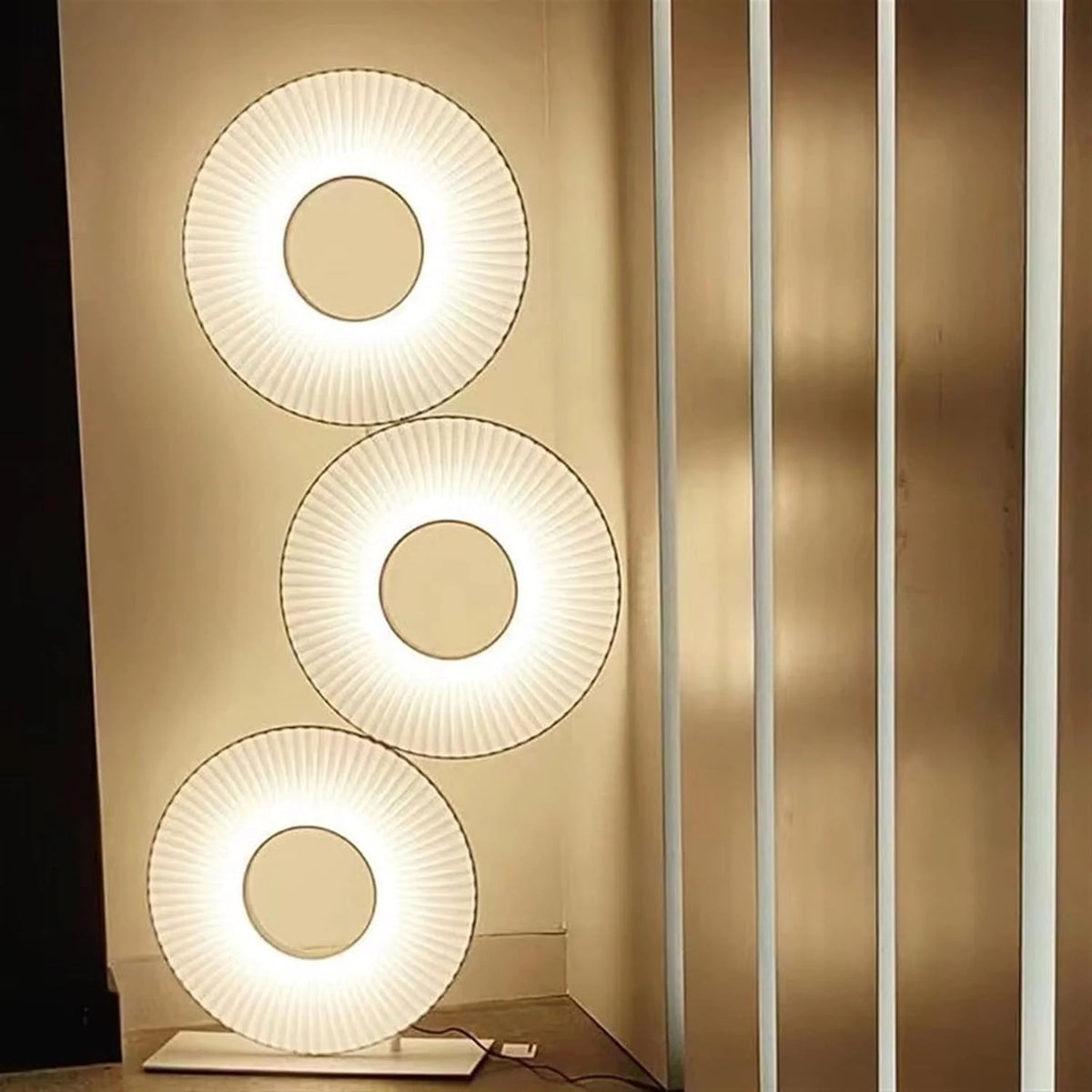 Minimalist art circle living room decorative floor lamp. warm white adjustable LED lamp. with shadow effect creating an atmosphere. acrylic material. indoor lamp
