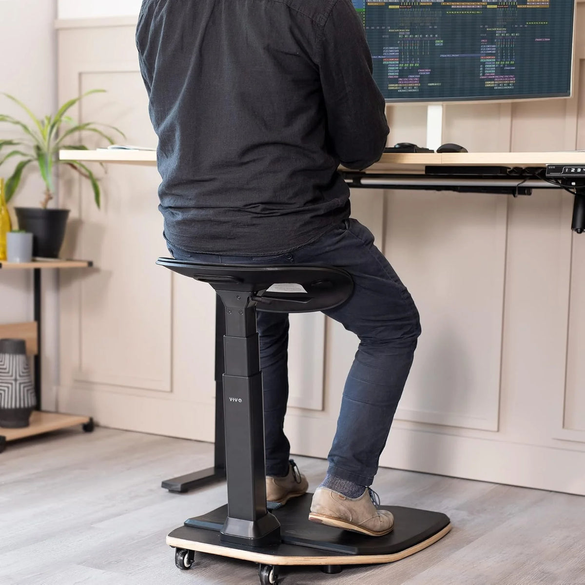 Ergonomic inclined standing desk with chair. portable height-adjustable anti-fatigue cushion. suitable for home and office. black