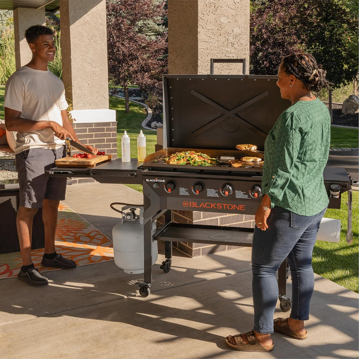 Iron-Forged 36 Omnivore Griddle – Premium Powder-Coated Steel with Reinforced Hood. Black Finish