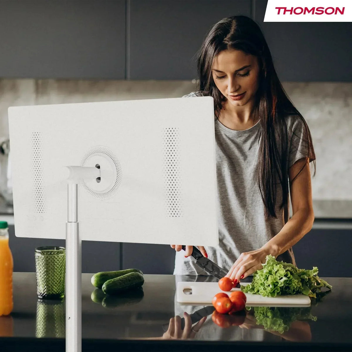THOMSON 32 Pulgadas (81 cm) Go TV. Televisor Android Portátil – HD Ready (1366x768). Control por Voz. Bluetooth 5.1. Wi-Fi. Función de Punto de Acceso