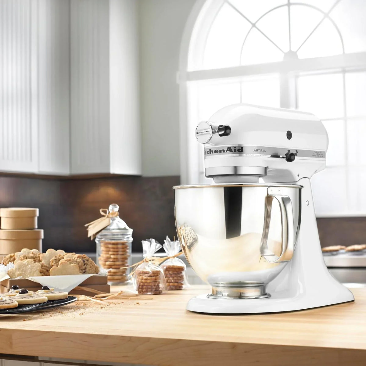 5-Quart Tilt-Head Stand Mixer. Electric Kitchen Mixer with Bowl. Multi-Speed Settings for Baking. Mixing and Food Preparation