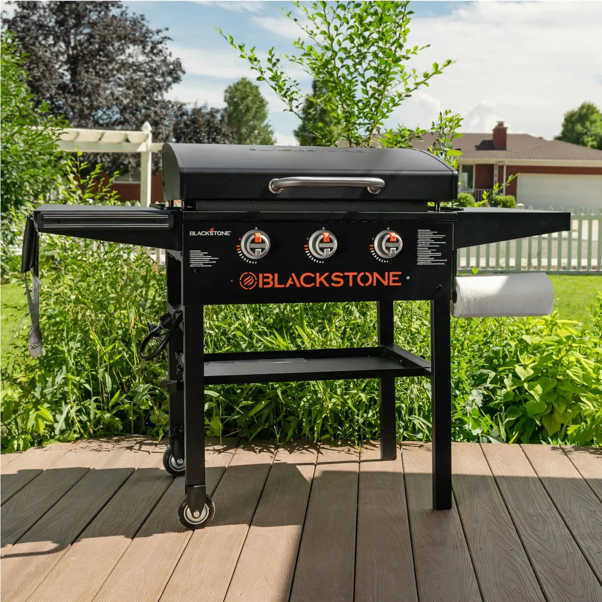 28-Inch XL 3-Burner Griddle with Hood. Black