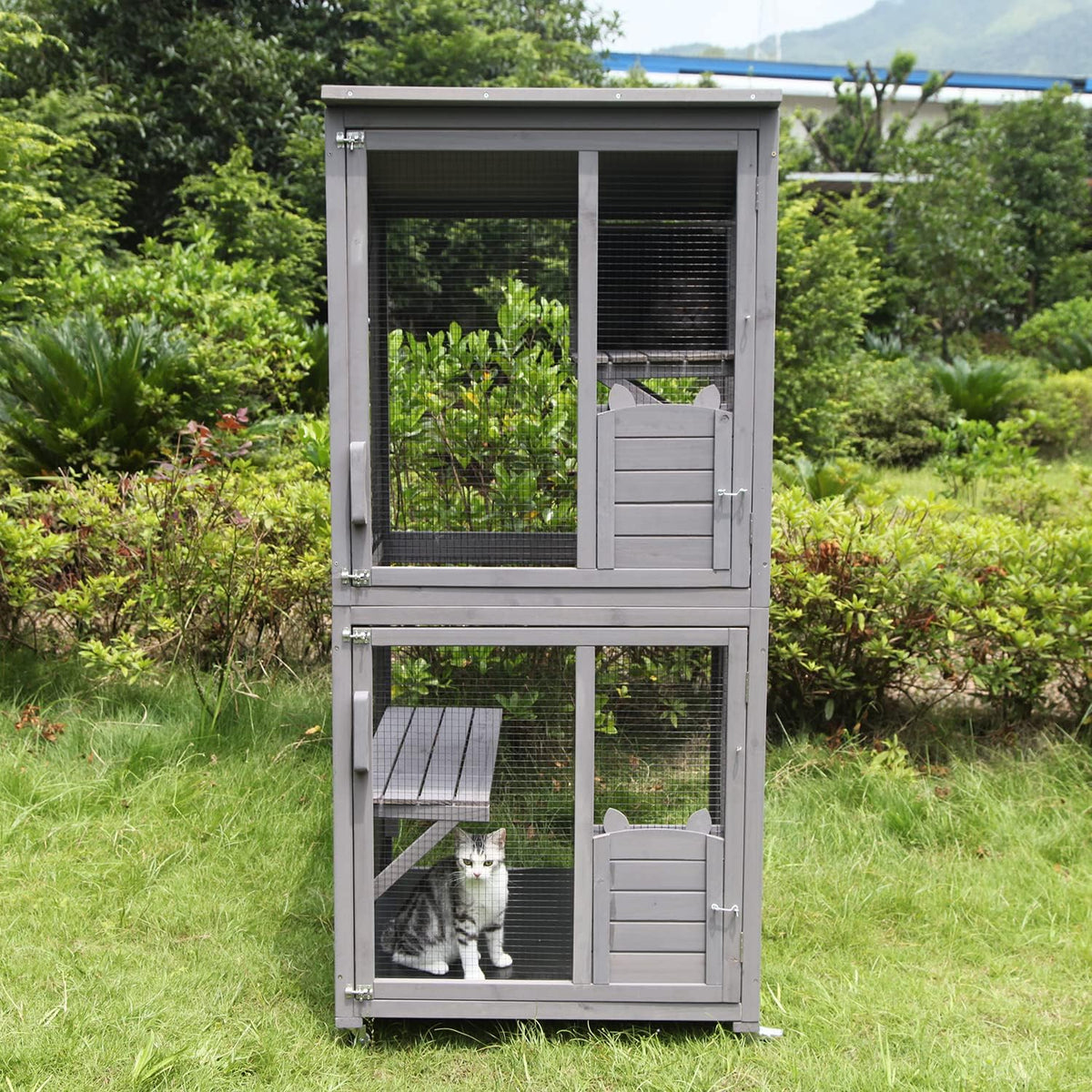 Katzenhaus Outdoor Catio Kitty Gehege mit super großer Eingangstür. Holz-Katzenkäfig Condo Indoor-Laufstall mit Plattformen und kleinem Haus