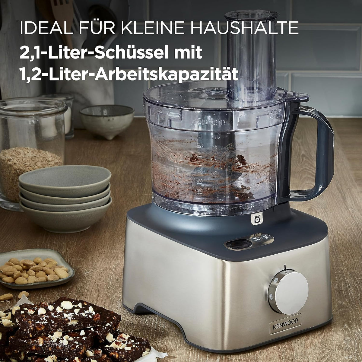 Multifunctional compact + food processor. with built-in scale. equipped with 11 accessories. designed small yet powerful.