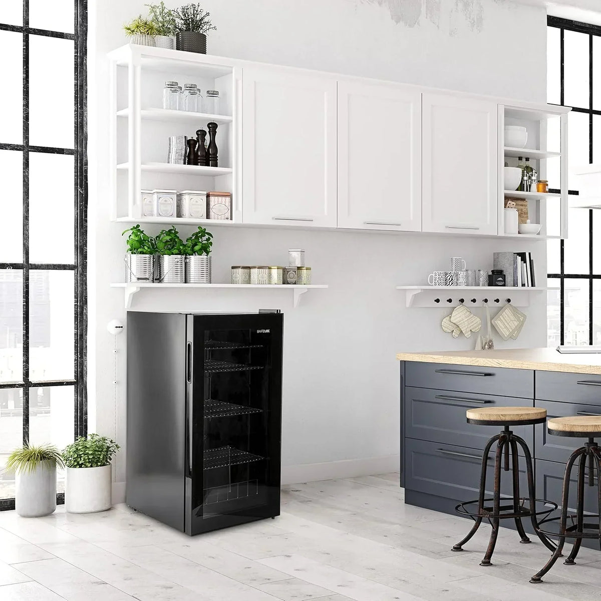 °CUBES Getränkekühlschrank 90L mit Glastür & 4 variablen Ablagen | Kompakter Flaschenkühlschrank. perfekt für zu Hause. Büro. Partys & Gastro |