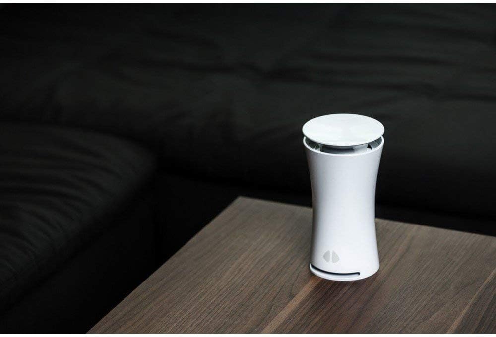 The 9-in-1 intelligent air quality monitor is suitable for indoor environments. It integrates an intelligent temperature sensor. an intelligent humidity sensor. a carbon dioxide monitor. and a mold detector. and comes with a free mobile application.