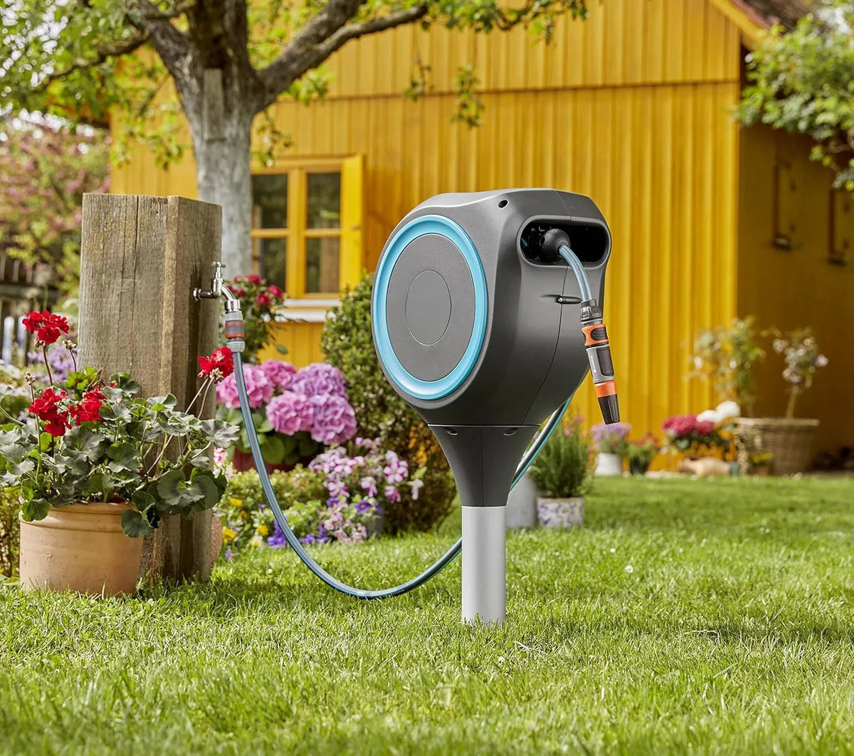 66' x 1/2 Automatic Retractable Garden Hose Reel on Metal Spike. 66' Outside Garden Hose Length. with 360掳 Rotation to Reach All Areas of Your Yard