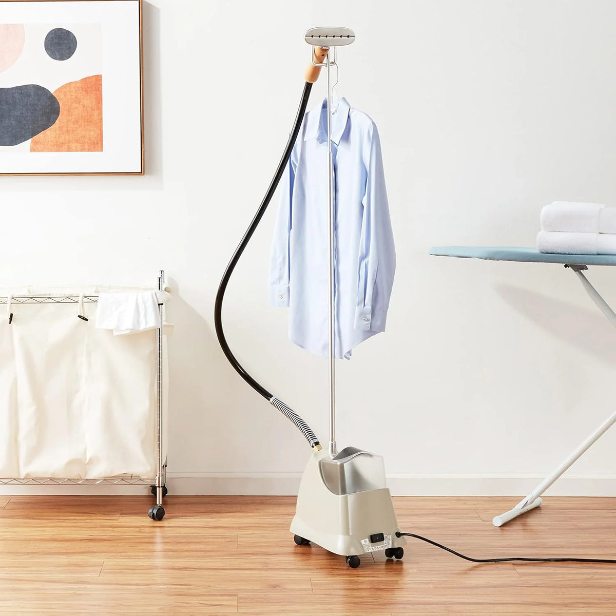 Rubber steam head type Jiefeng clothing steam machine. 120 volt voltage. beige color scheme