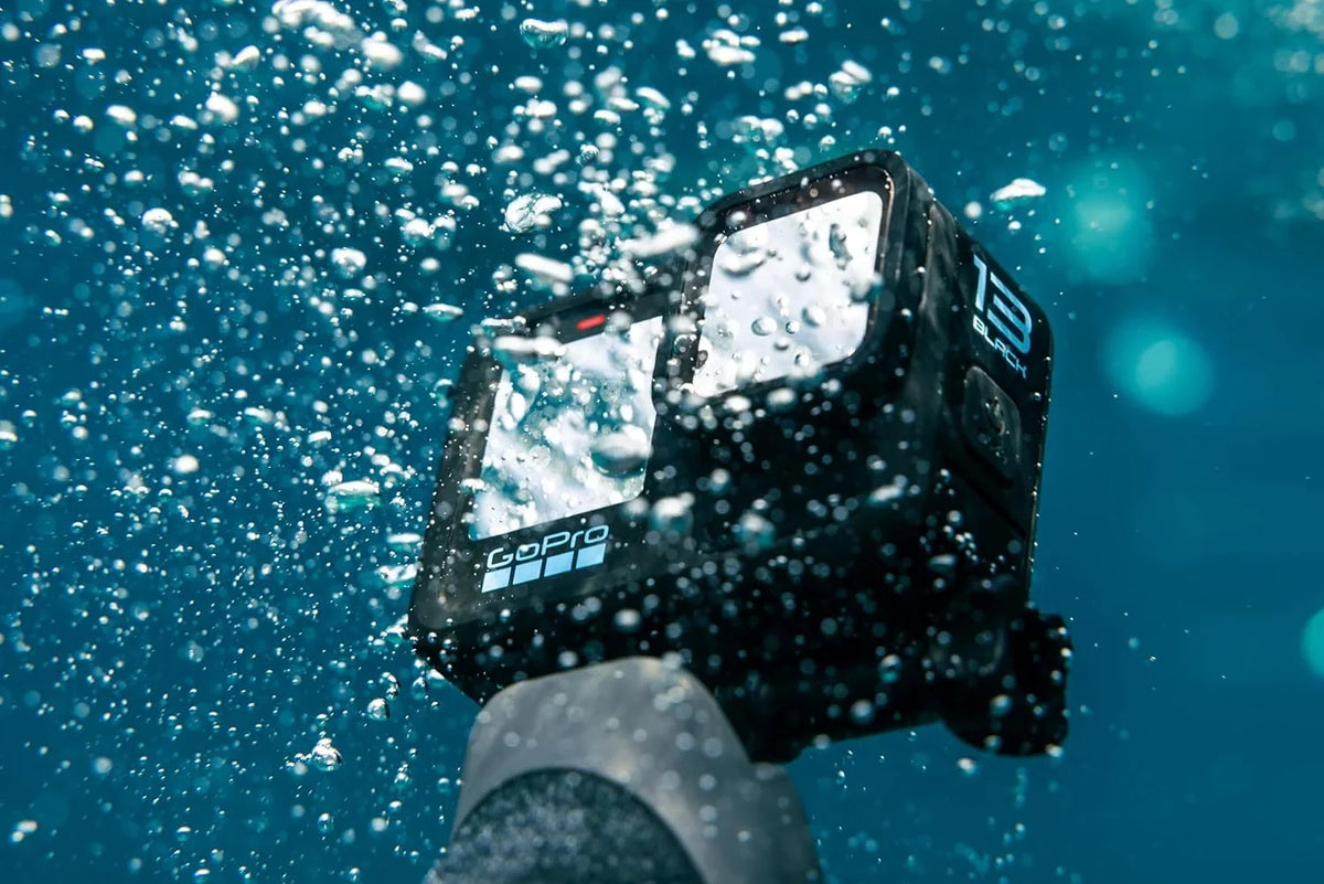 GoPro HERO13 Black - Cámara de acción Resistente al Agua con vídeo 5.3K60. fotografía de 27 MP + compatibilidad con Lentes Serie HB