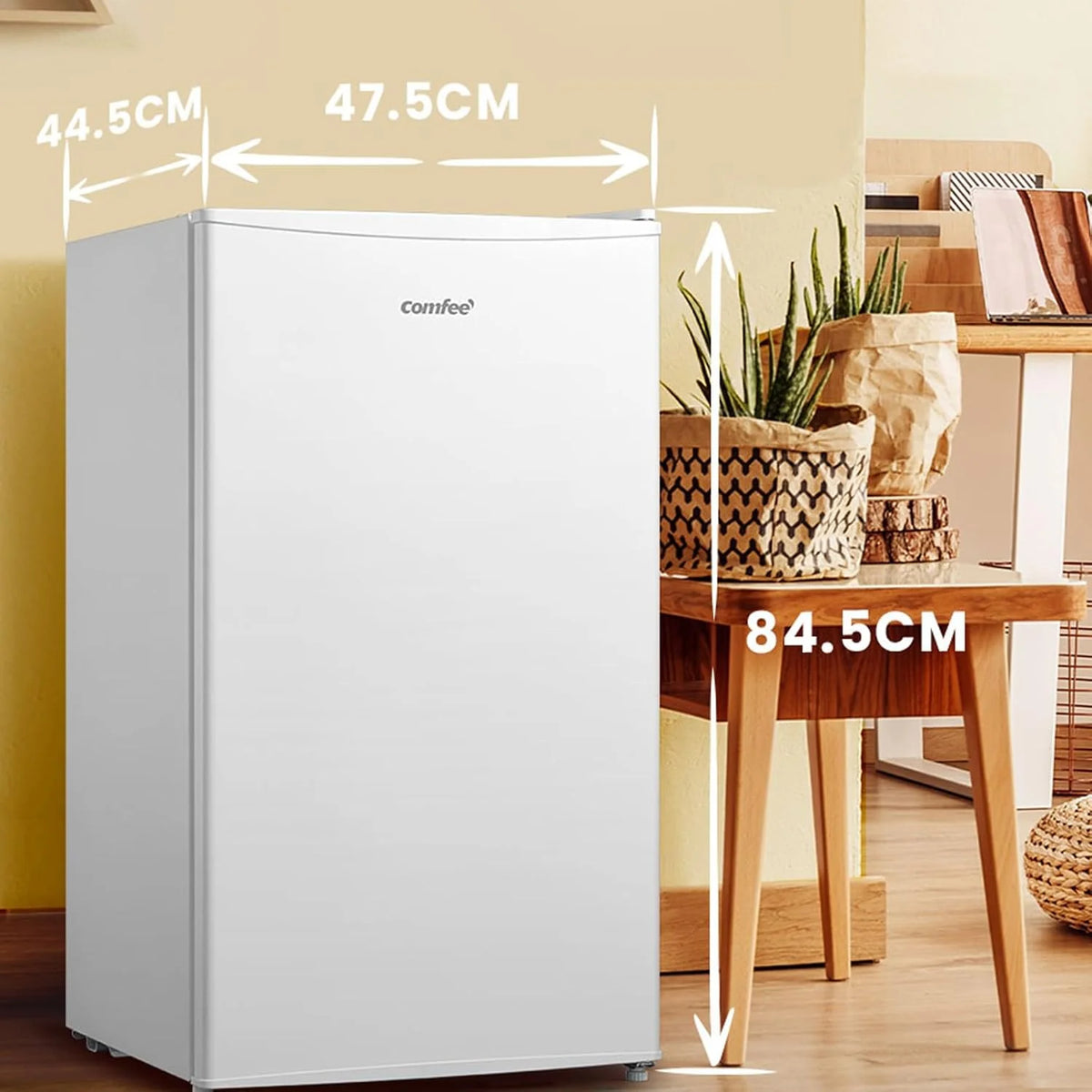 Comfee RCD80WH3(E) Kühlschrank mit Gefrierfach. 80L Kleiner Kühlschrank. Obst- und Gemüsefach. 84.5 cm Höhe. 47.5 cm Breite. 110 kWh pro Jahr.