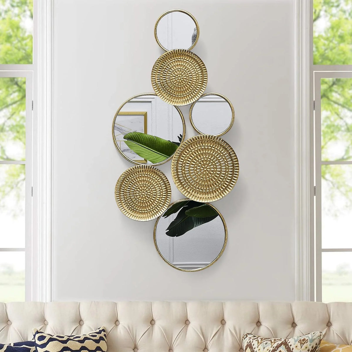 Home decoration metal wall ornaments. a mirror with multiple circular lenses. large modern wall art sculptures for decoration. suitable for living rooms. offices. and bedrooms. Dimensions: 45.3 x 1.9 x 21.6 inches. Made of gold material.