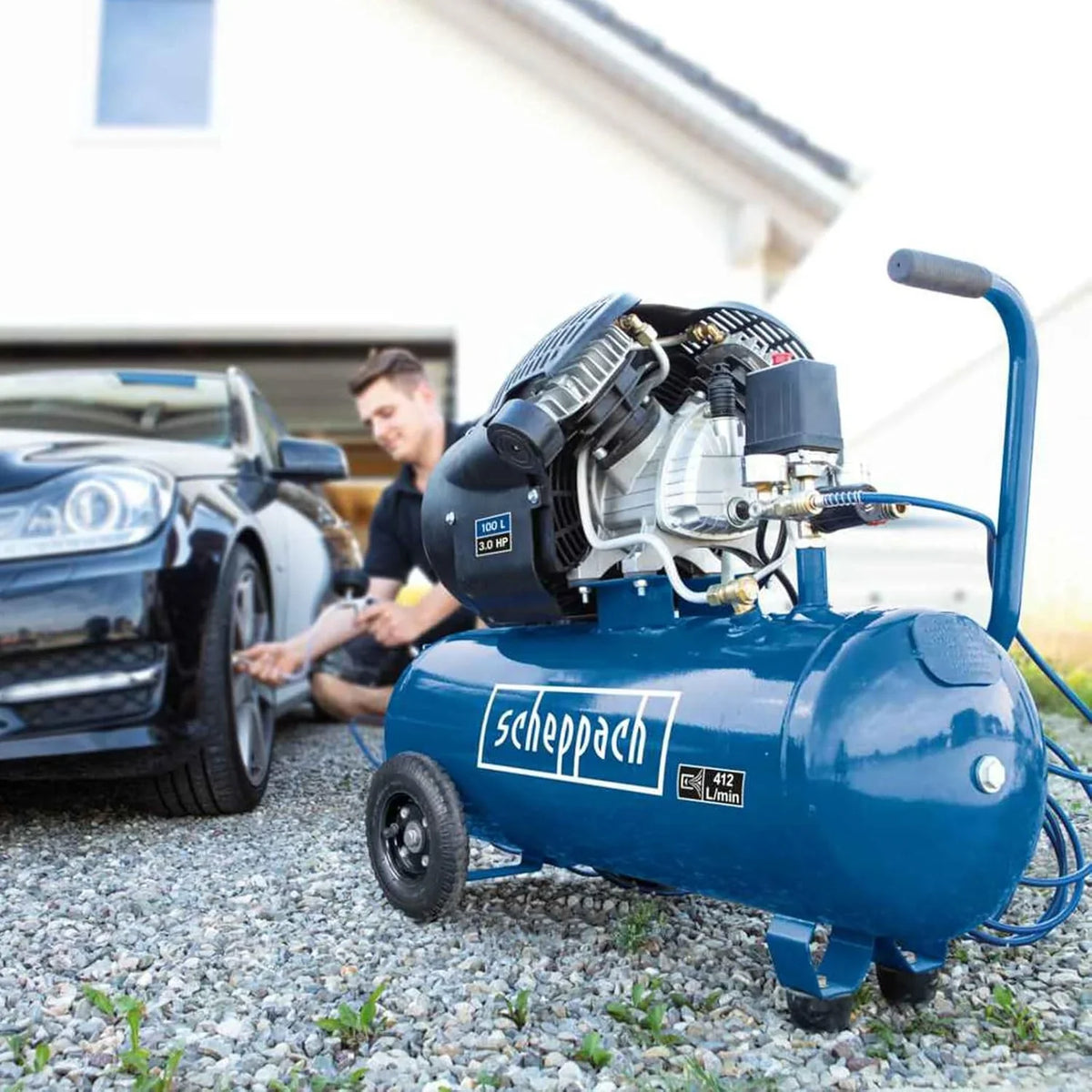 Scheppach Druckluft Kompressor HC120DC ölgeschmiert und langlebig 2200W Leistung 100L Kessel max. 10bar Druck 371L Ansaugleistung mit Fahrvorrichtung.