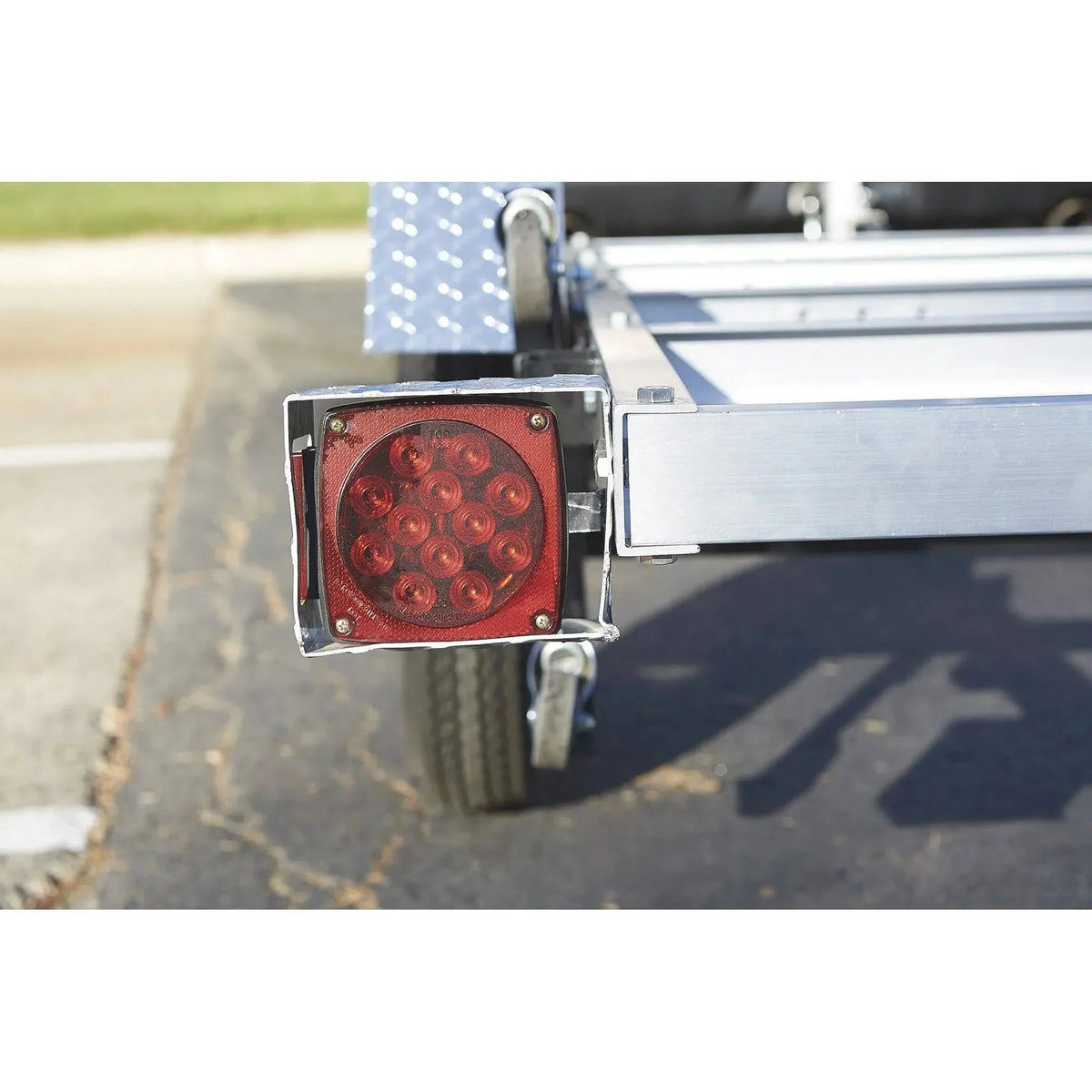 4-Ft. x 8-Ft. Folding Aluminum Utility Trailer. 1.170-Lb. Load Capacity