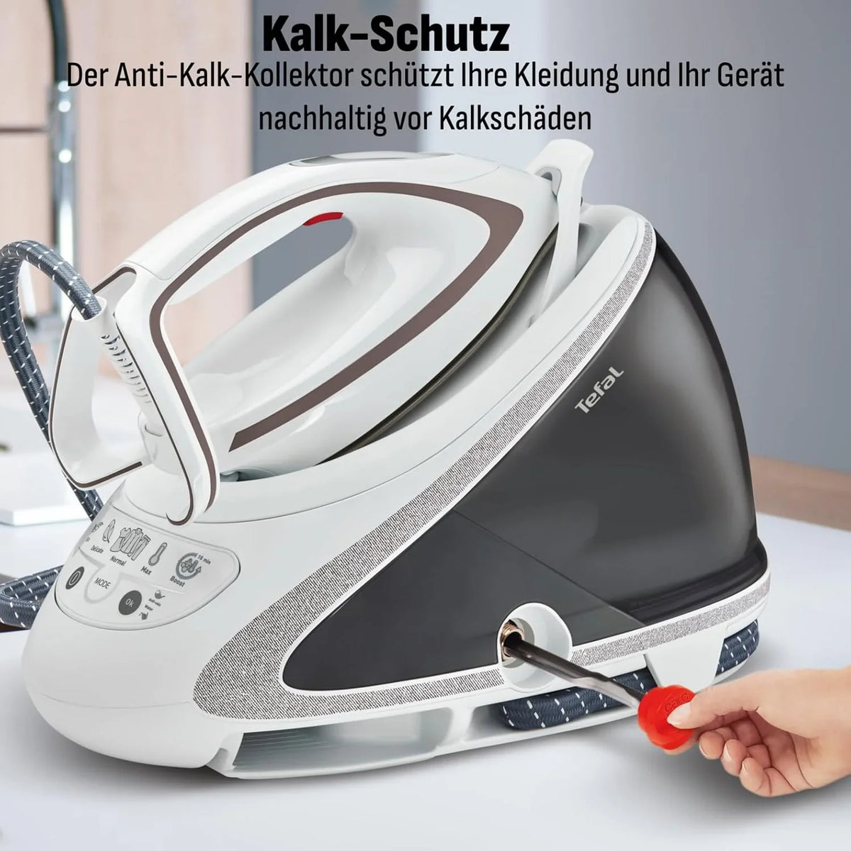 Tefal Dampfbügelstation Pro Express Ultimate. 7.7 Bar. 155 g/Min. Kontinuierlicher Dampf. 500 g/Min. Extra-Dampfstoß. 2600 Watt. Kalk-Kollektor.