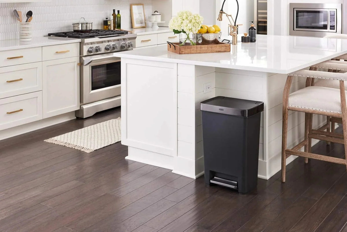 13 Gallon Step-On Trash Can for Home and Kitchen. Hands-Free Garbage Bin