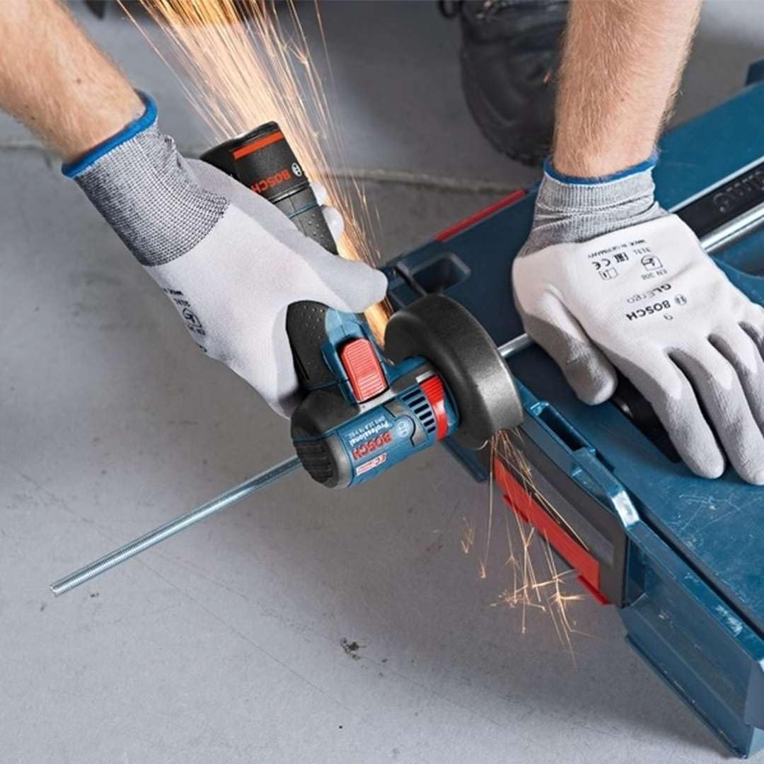 Professional 12V System Akku Winkelschleifer GWS 12V-76 (inkl. 2x 3.0Ah Akku. Schnellladegerät GAL 1230 CV. 1x Carbide Multi Wheel. 2x Trennscheibe