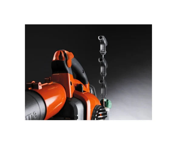 28cc 2-Cycle Handheld Gas Leaf Blower. 170 MPH. 470 CFM. with Vacuum Kit
