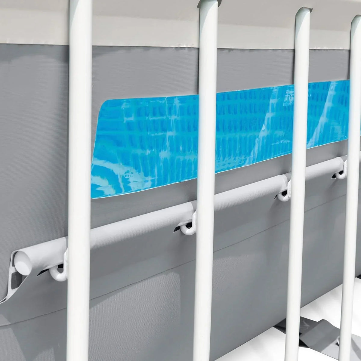 Intex Piscina Desmontable Rectangular Prism Frame. 400x200x122 cm. Material Triple Capa. Capacidad 8.418 L. Ventana panorámica. Tapiz. Cobertor.