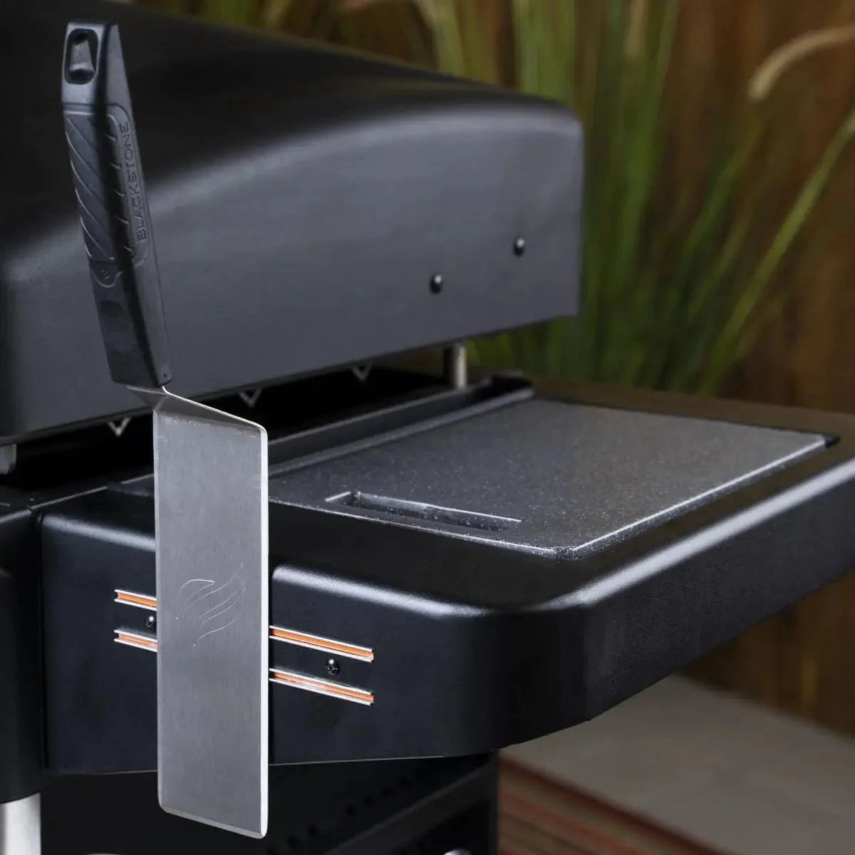 36-Inch 4-Burner Outdoor Griddle with Air Fryer. Multi-Function Gas Grill and Griddle Cooking Station