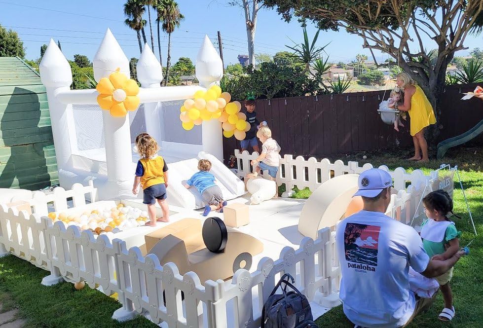 White Bounce House Indoor Outdoor Bouncy Castle for Kids 2-8 Oxford Toddler Bounce House with Slide Balloon & Blower.103 x 71 x 90 inch.Children's Birthday Party Easter Party Gifts