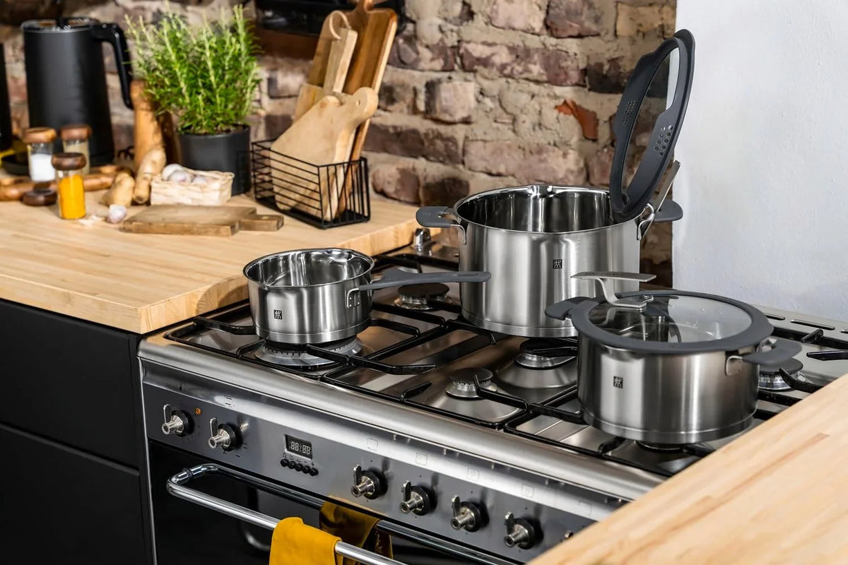 ZWILLING Simplify Kochtopf-Set 5-teilig. Mit Ausgießfunktion. Stay-Cool-Griffe. Induktionsgeeignet. Edelstahl. Silber