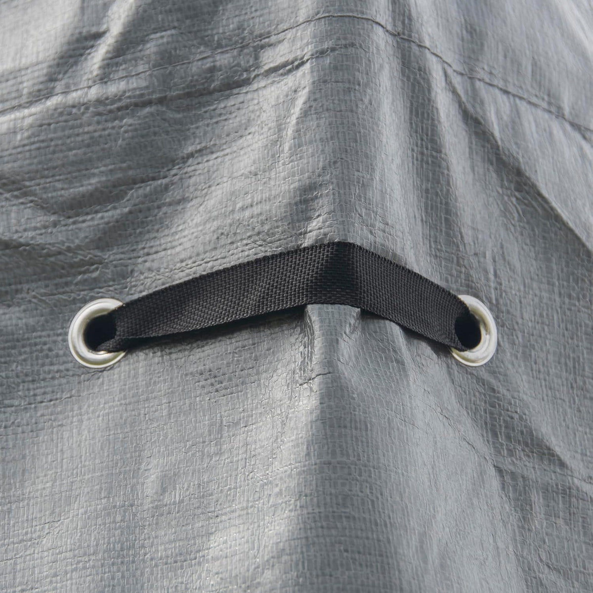 Universal winter tarpaulin. suitable for tall sunshades. used for storing barbecue grills and outdoor furniture. with fireproof and weather-resistant properties. measuring 10 feet by 12 feet. and in gray color.