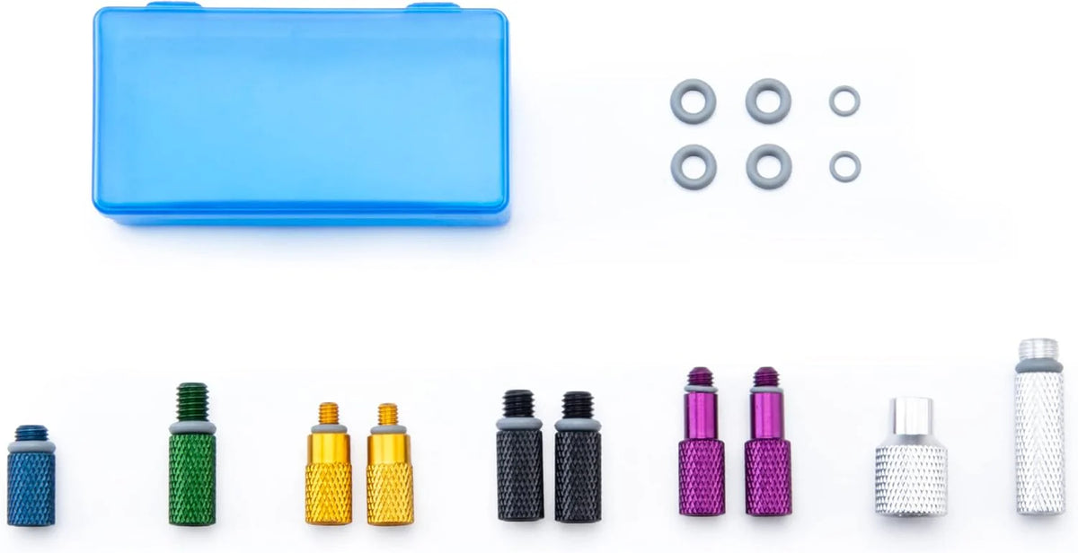 Hydraulic brake fluid discharge kit suitable for mineral oil