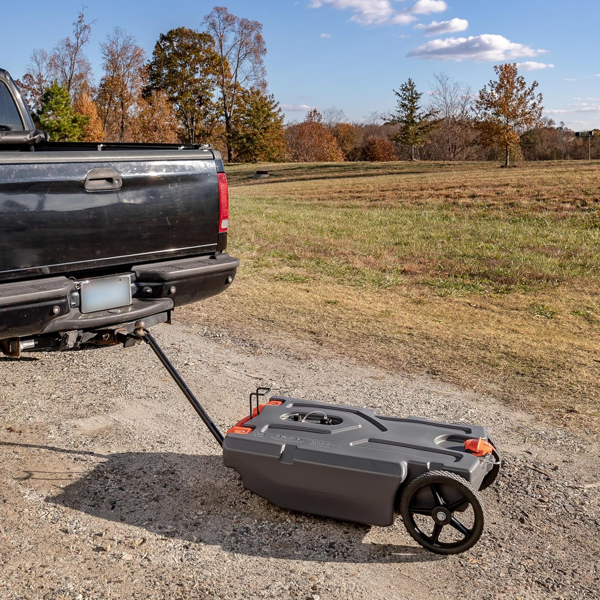 28-gallon portable camping vehicle/rv travel tank | Equipped with 2 controllable non-flat-front wheels and built-in valve | Includes detachable 24-inch tow bar. 3-foot sewage hose and other RV accessories