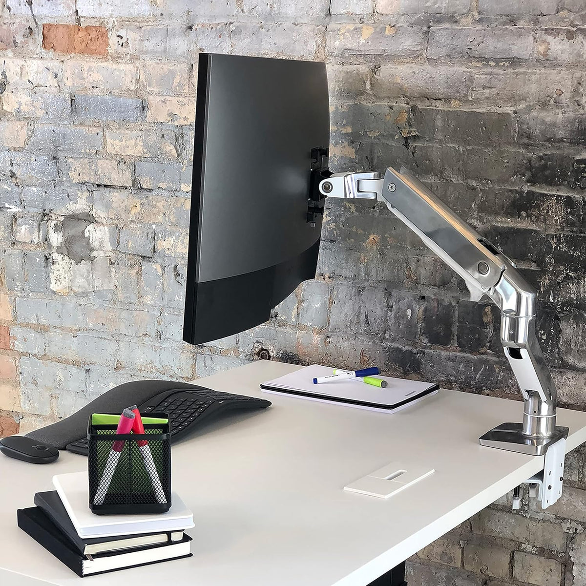 High-quality heavy-duty gaming monitor stand. single monitor desktop fixer - suitable for 1000R curved ultra-wide monitors (maximum size up to 49 inches). weighing 28 to 42 pounds. VESA 75x75 mm or 100x100 mm specification - high-definition rotating