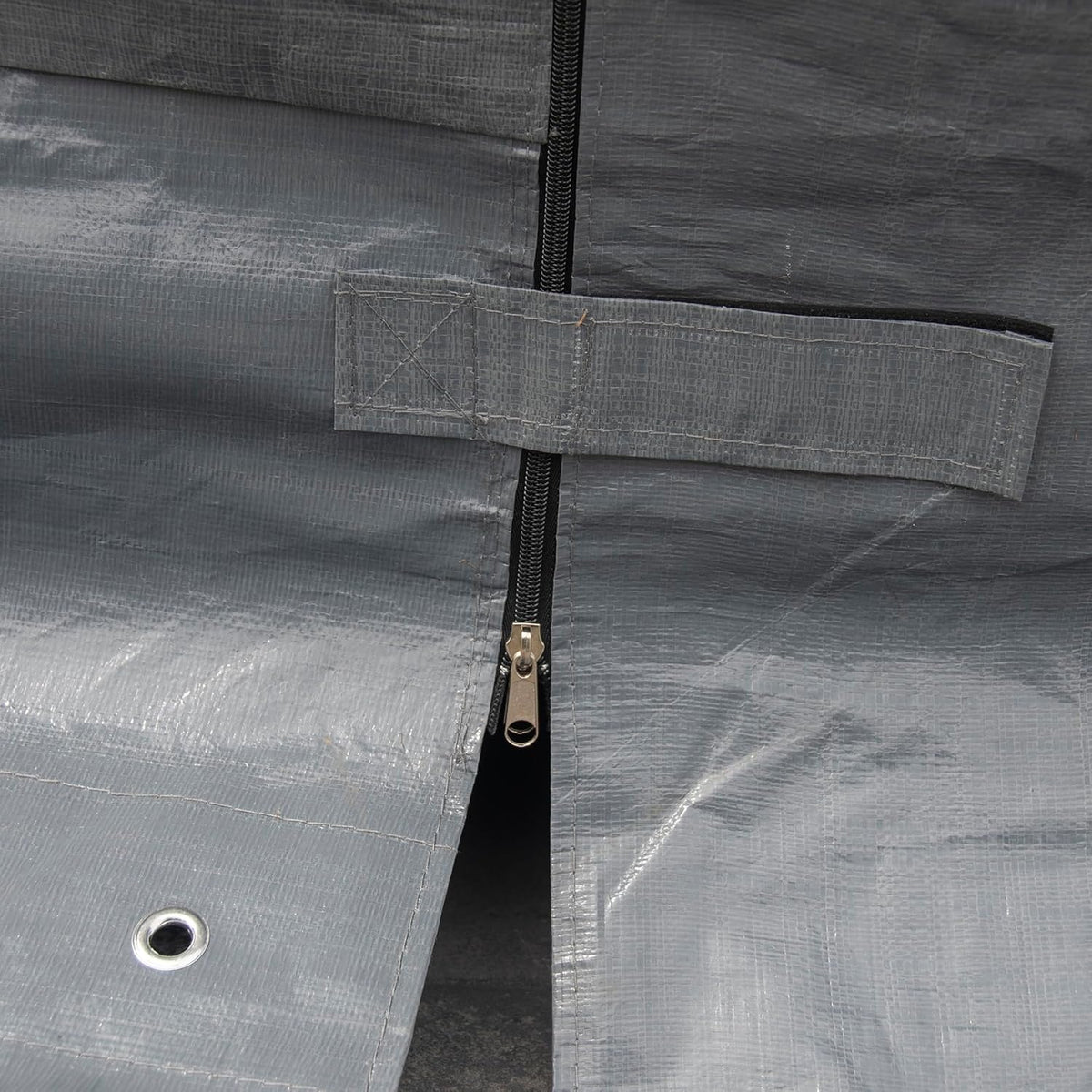 Universal winter tarpaulin. suitable for tall sunshades. used for storing barbecue grills and outdoor furniture. with fireproof and weather-resistant properties. measuring 10 feet by 12 feet. and in gray color.
