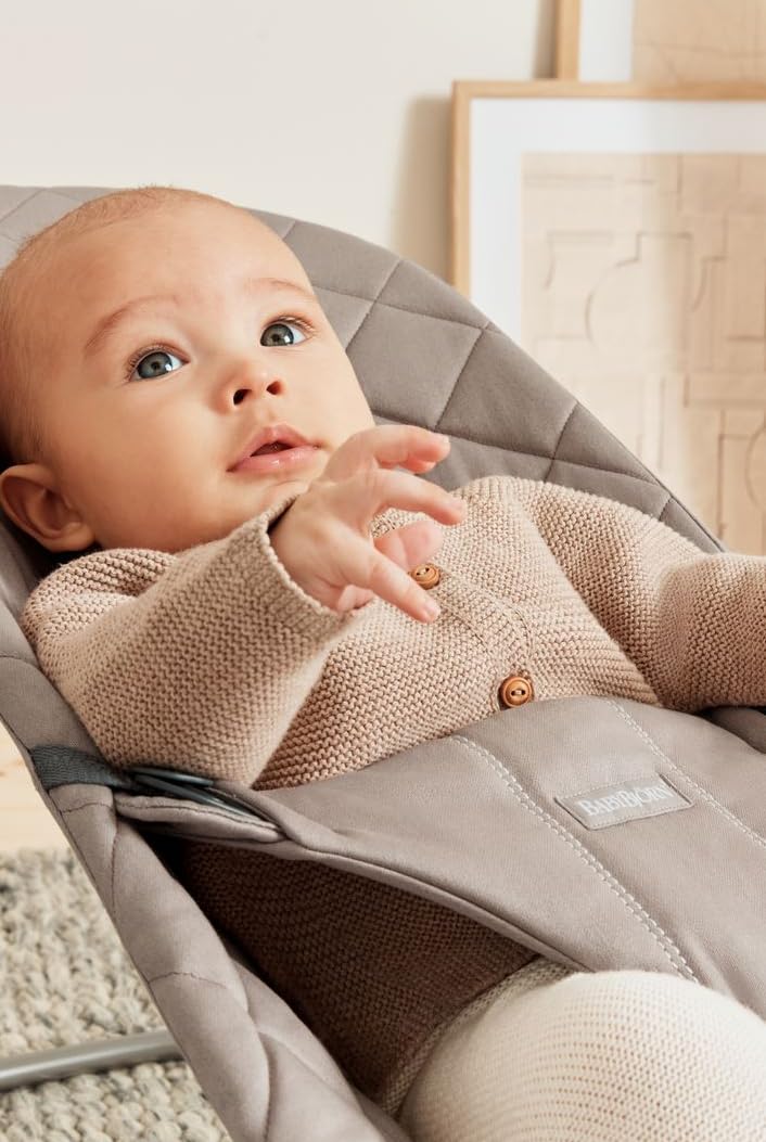 BabyBjörn Babywippe Bliss. Gewebt. Klassische Steppung. Sandgrau