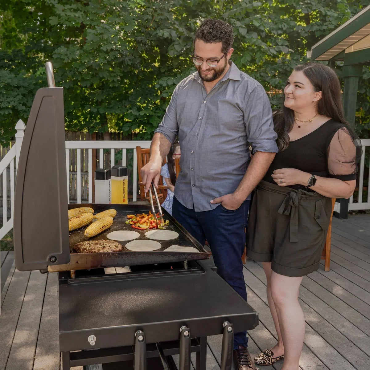 28-Inch XL 3-Burner Griddle with Hood. Black