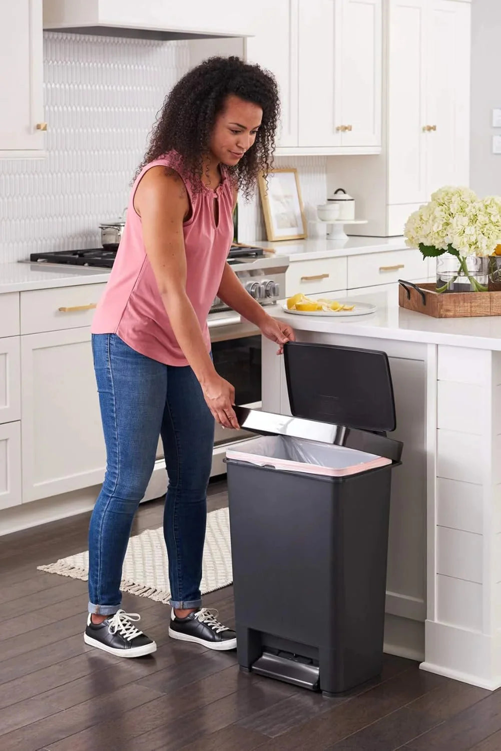 13 Gallon Step-On Trash Can for Home and Kitchen. Hands-Free Garbage Bin