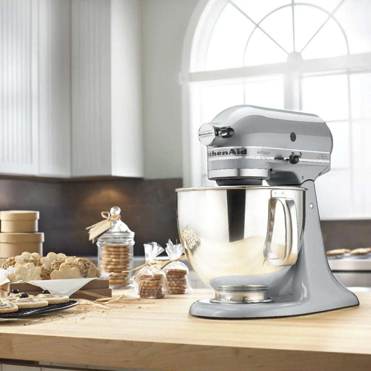 5-Quart Tilt-Head Stand Mixer. Electric Kitchen Mixer with Bowl. Multi-Speed Settings for Baking. Mixing and Food Preparation