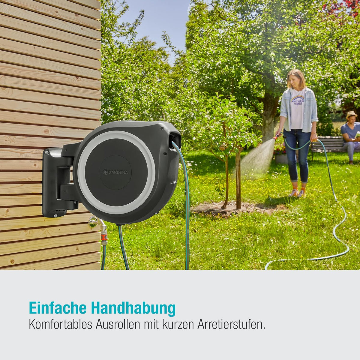 Gardena Original Wand-Schlauchbox RollUp L (weiß) 30 m: flexible Bewässerung für große Gärten. Schwenkbare Schlauchbox. inkl. 30 m Gardena