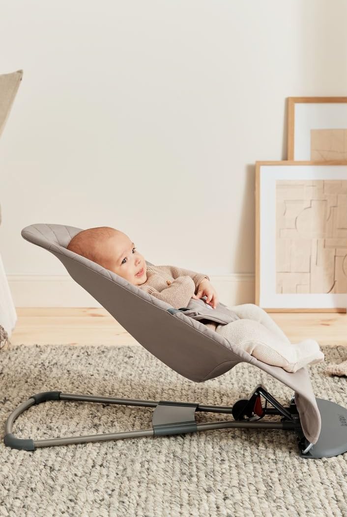 BabyBjörn Babywippe Bliss. Gewebt. Klassische Steppung. Sandgrau